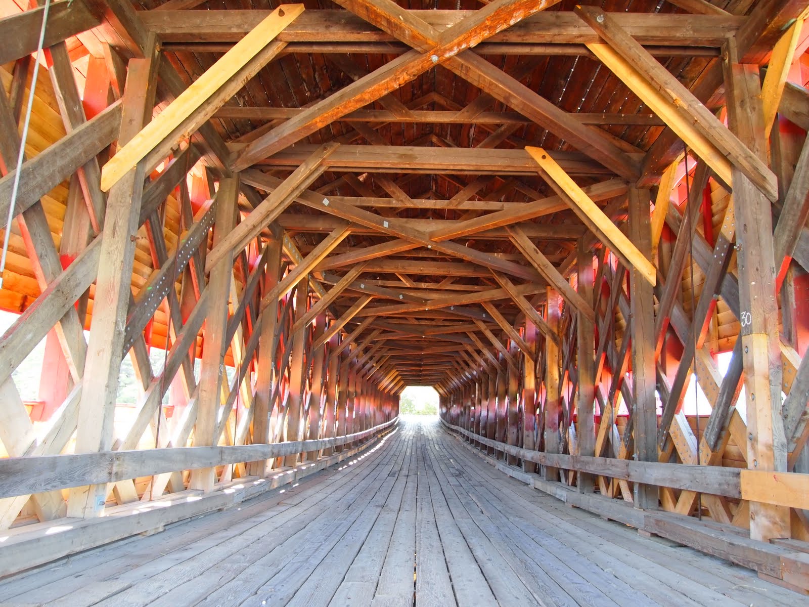 L'Artisan Amateur Pont couvert