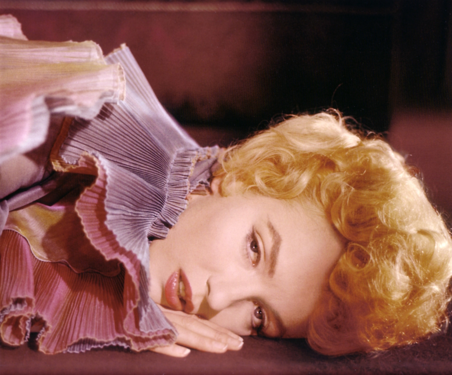 http://4.bp.blogspot.com/_-wlW5BxRhqg/THhHlrDvmrI/AAAAAAAABQ8/wrlvZAZoO0w/s1600/Annex+-+Monroe,+Marilyn+%28Prince+and+the+Showgirl,+The%29_05.jpg
