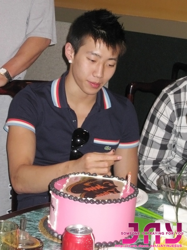 http://4.bp.blogspot.com/_-x7gqq9QJuA/S-OYUsVACUI/AAAAAAAAI_M/l-FQrkYmYU4/s1600/JAYPARK-2010505-birthday3.jpg