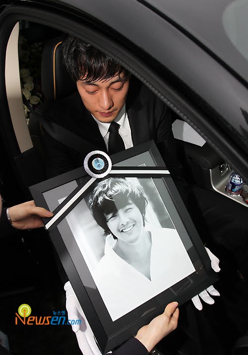 so ji sub dan park yong ha k o r e a b a n g e t acara pemakaman kremasi park yong so ji sub dan park yong ha k o r e a b a n g e t acara pemakaman kremasi park yong