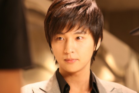 http://4.bp.blogspot.com/_-x7gqq9QJuA/TD7RIhppOdI/AAAAAAAALyY/4AsYYbg-Tvc/s1600/20100713_shindongwook_1-459x306.jpg