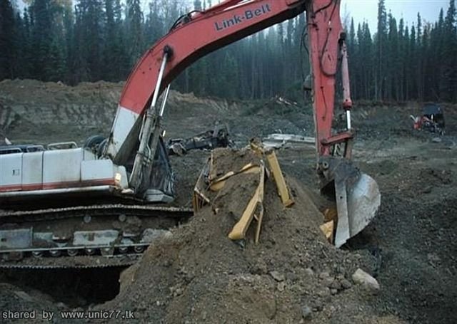 http://4.bp.blogspot.com/_-x7gqq9QJuA/TICyCfdcFiI/AAAAAAAASGg/bKsT0HZSrsY/s1600/revenge_of_worker_06.jpg
