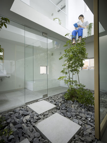 [House-in-Nagoya-by-Suppose-Design-Office_007.jpg]