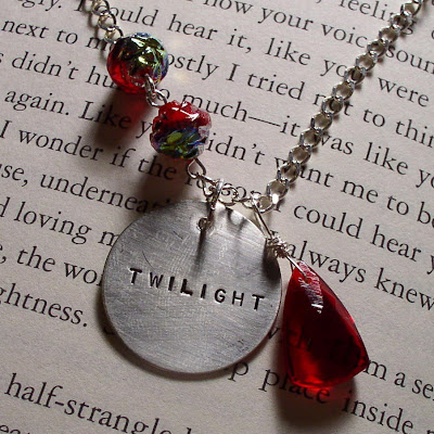 twilight inspired bella bracelet edward cullen jacob black wolf apple clasp swarovski crystal heart