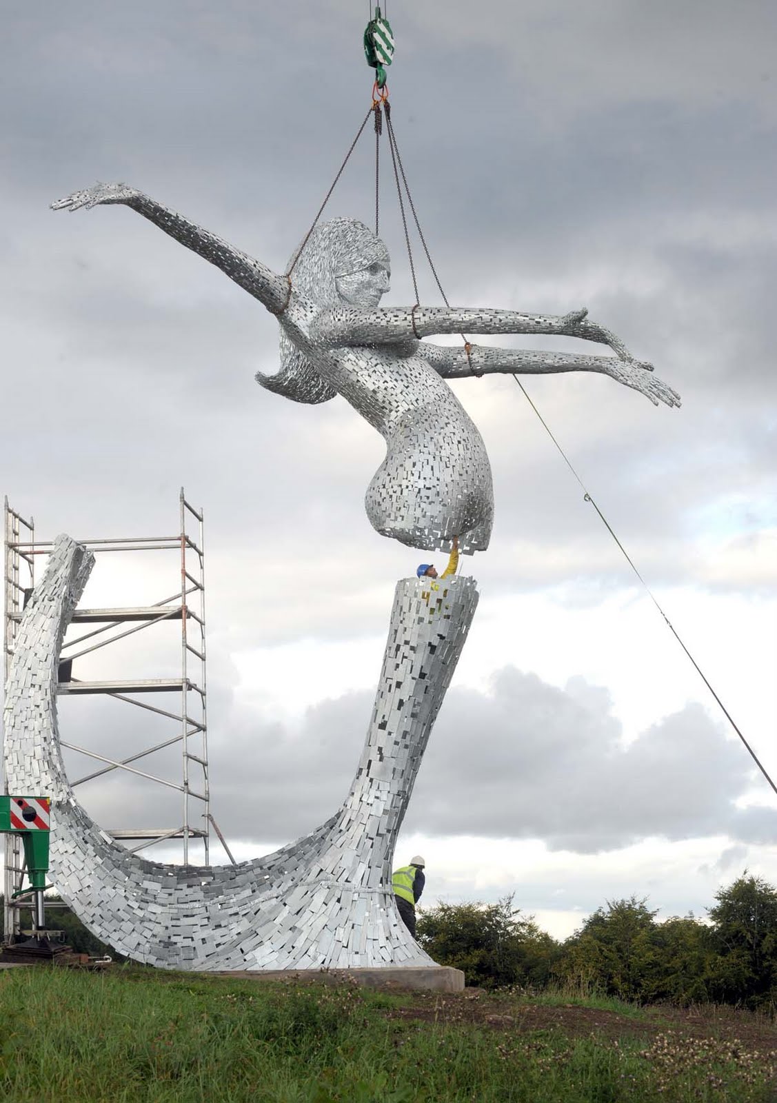 Arria Amazing 10 Meter High Sculpture for Cumbernauld Unveiled