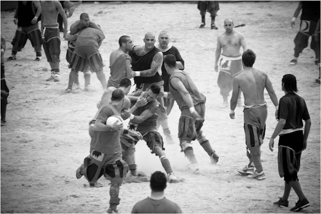 Calcio Fiorentino - a Bruising, Anarchic and Exhilarating Spectacle of Sport