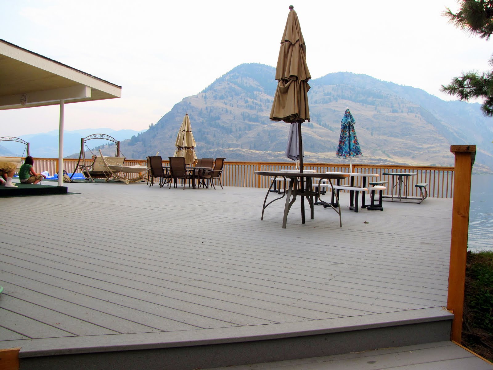 [patio+hugeness.jpg]