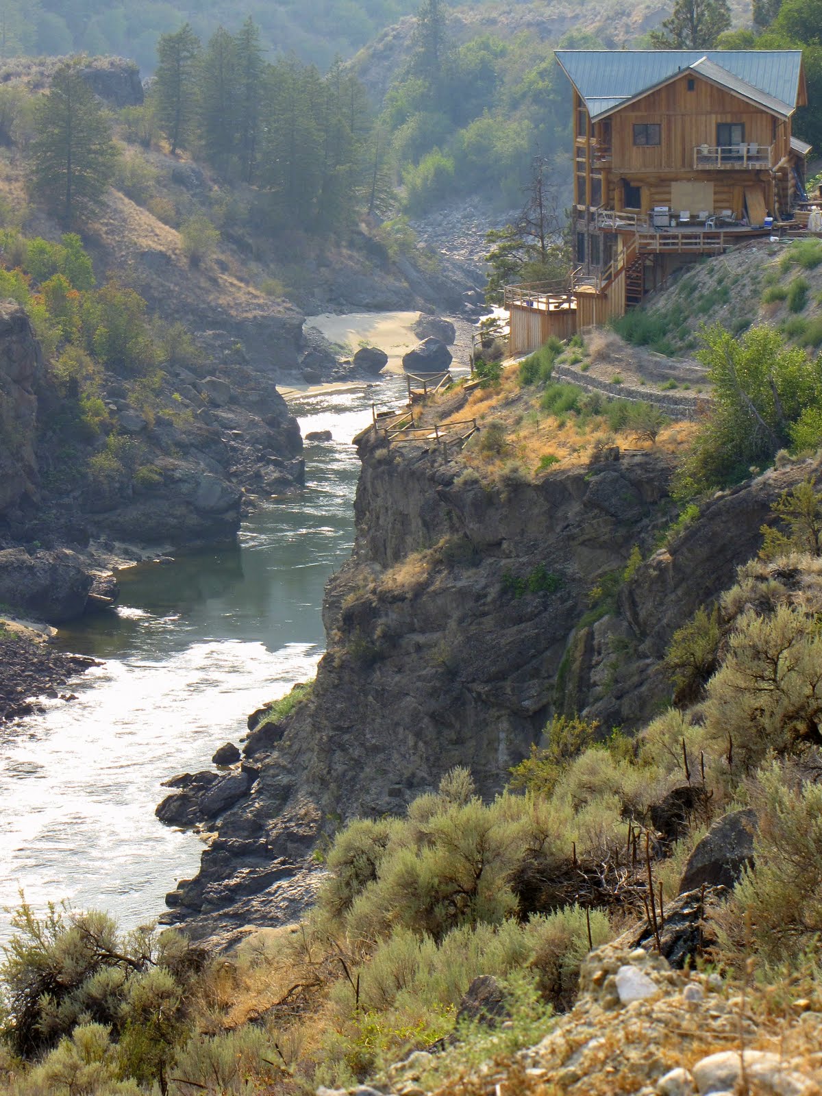 [house+on+a+cliff.jpg]