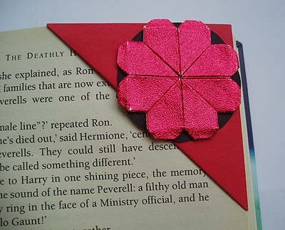 origami corner bookmark red clover