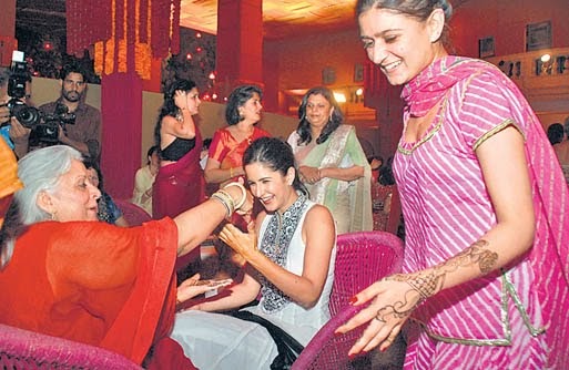 Bollywood Fashion, Events and Parties Photo Gallery: Katrina Kaif at
