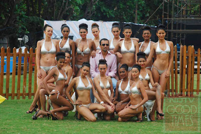 Swimsuit Calendar Girls on Models At Kingfisher Swimsuit Calendar Girl Hunt 2011sonam Kapoor