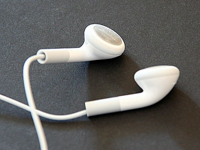 Ipod  Headphones on Think Like Maxwell  Why Left And Right Headphones