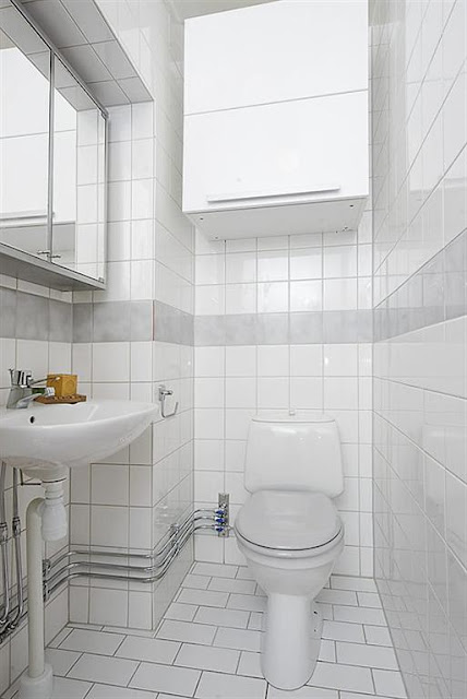 Small Apartment small bathroom