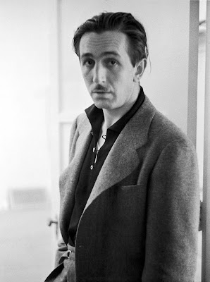 http://4.bp.blogspot.com/_04kZGR_ltmE/S7xFZgUjFxI/AAAAAAAAG4w/AAgreOxDPPA/s1600/Walt-Disney-1938.jpg