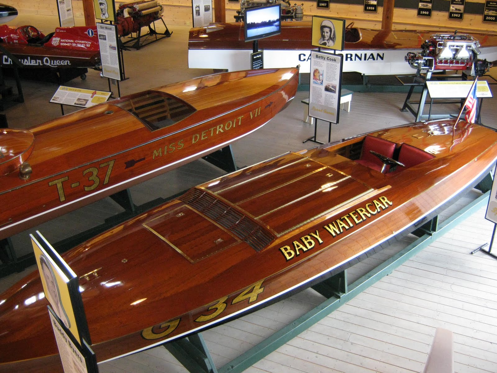 Quest For Speed Exhibit in Clayton, NY Classic Boats / Woody Boater