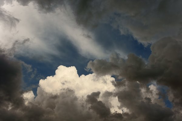 [nuvens.jpg]