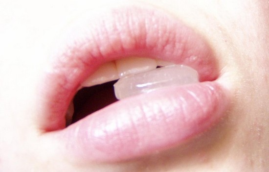 [lips-352.jpg]