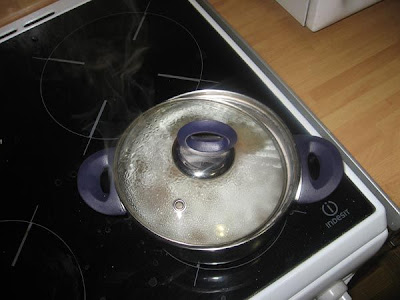 salsicha com cabelo de macarrão