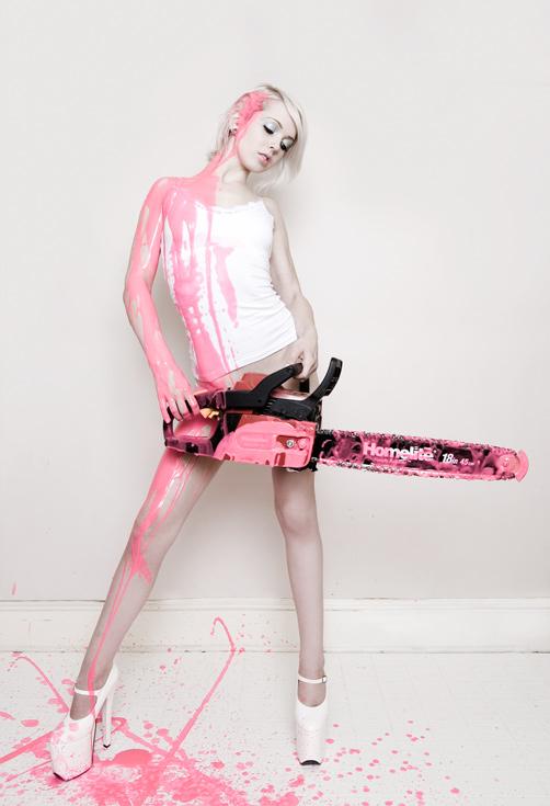 massacre serra elétrica rosa modelo