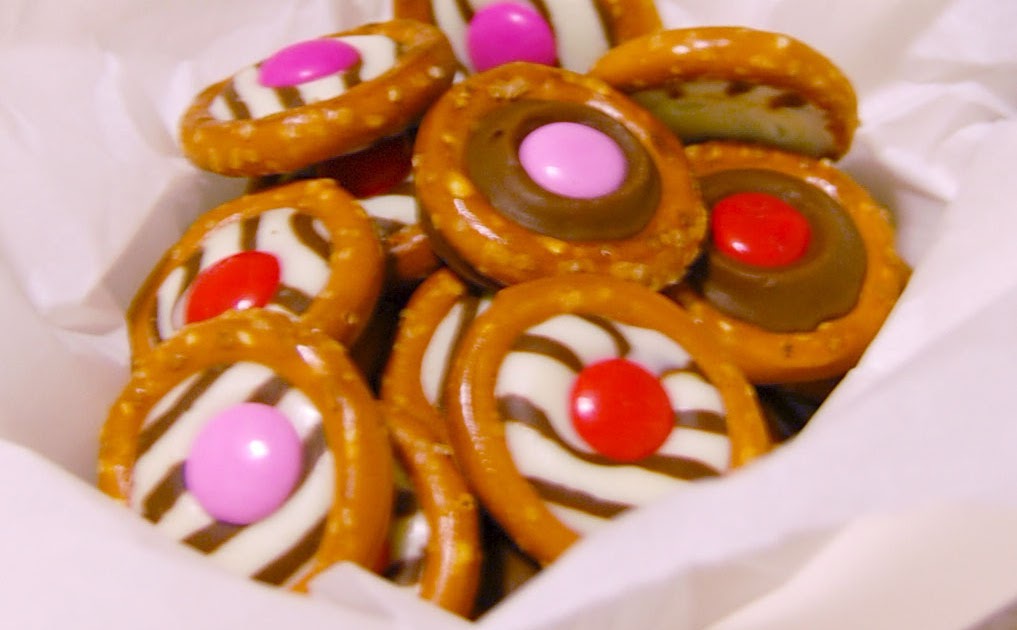 Coklat Oklat Chocolate Pretzel Rings