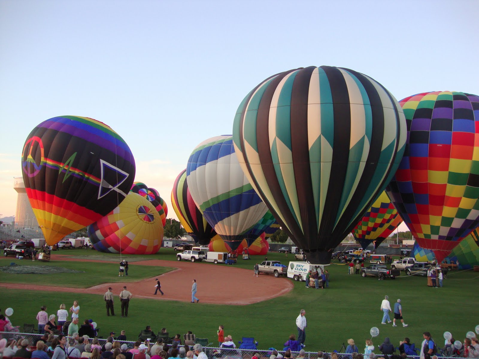 RETIREMENT ADVENTURES NOV 21 YUMA HOT AIR BALLOON FESTIVAL