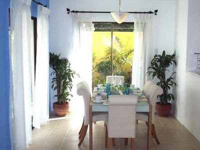 Simple elegant home design for dining room
