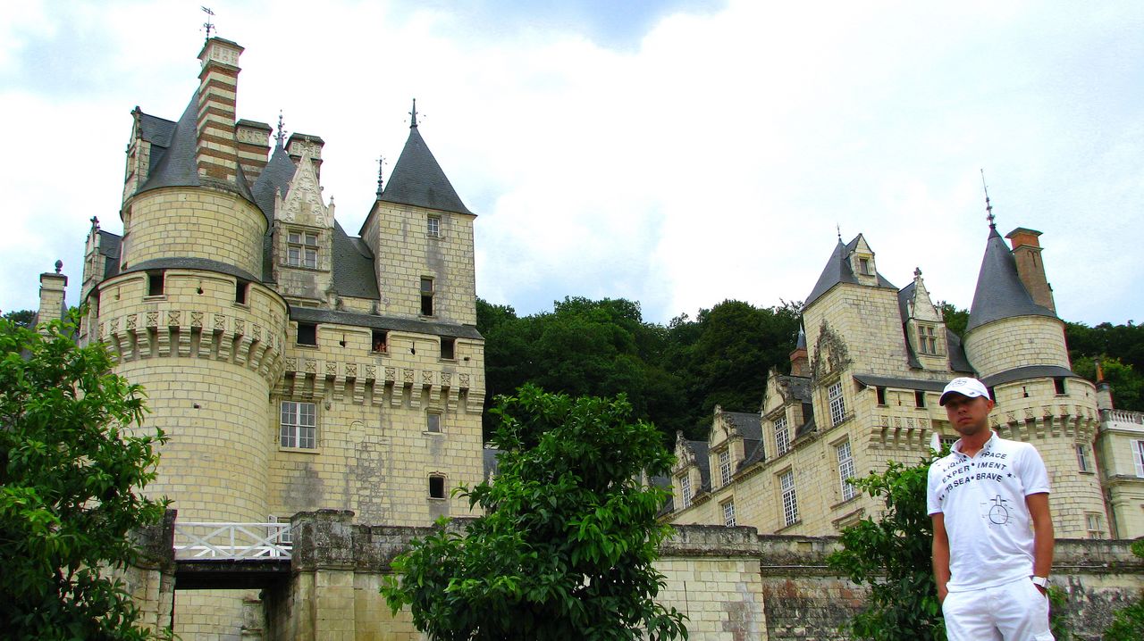 [11+Loire+Valley+-+Ussé+Castle.JPG]