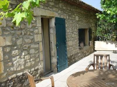 Part 1. 那年春天,我們在法國亞維儂。Avignon, France.