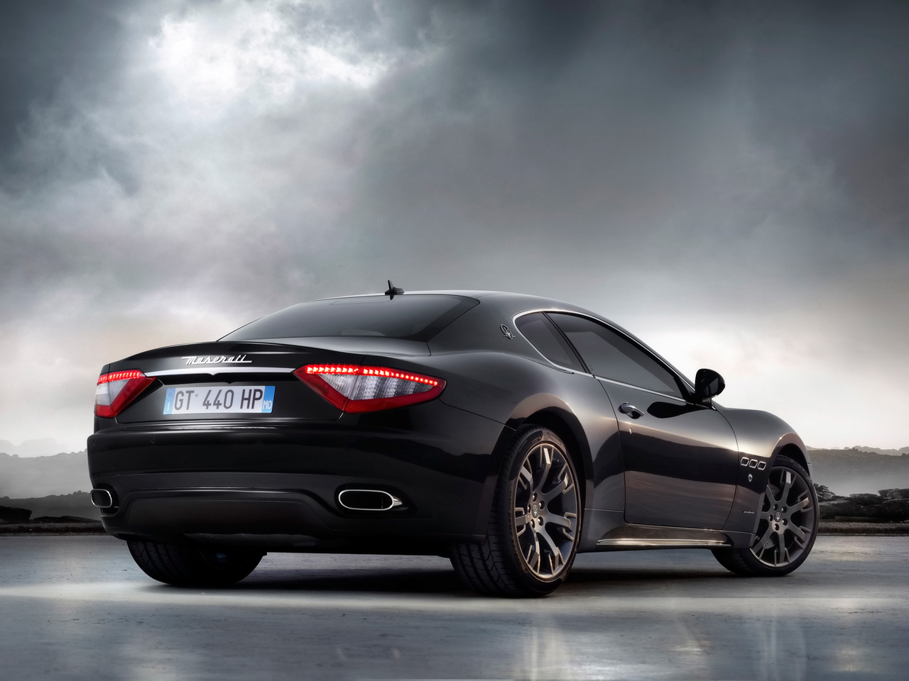 http://4.bp.blogspot.com/_0LXwB2xJfZg/TO51DzmRqAI/AAAAAAAAAqo/85NIbHS51B4/s1600/maserati-granturismo.jpg