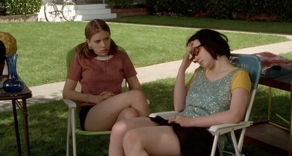 [Ghost-World-Scarlett-Johansson-Thora-Birch-Yard-Sale-6.jpg]
