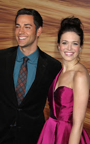 Free Wallpaper Freak Mandy Moore And Zachary Levi At The La Premiere Of Tangled