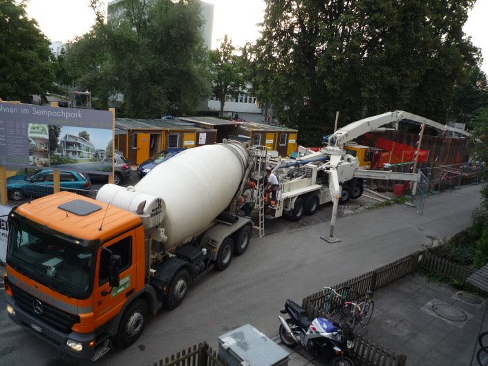 [P1080472.JPG]