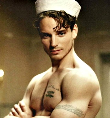 [37820_JeanPaulGaultier_395_JeanBaptisteMondino_LeMale2009_RobertPetrovich_122_1070lo.jpg]