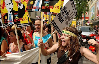 http://graphics8.nytimes.com/images/2006/06/21/world/21cnd-prot.650.jpg