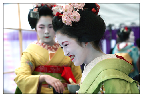 [tea+and+laughter.jpg]