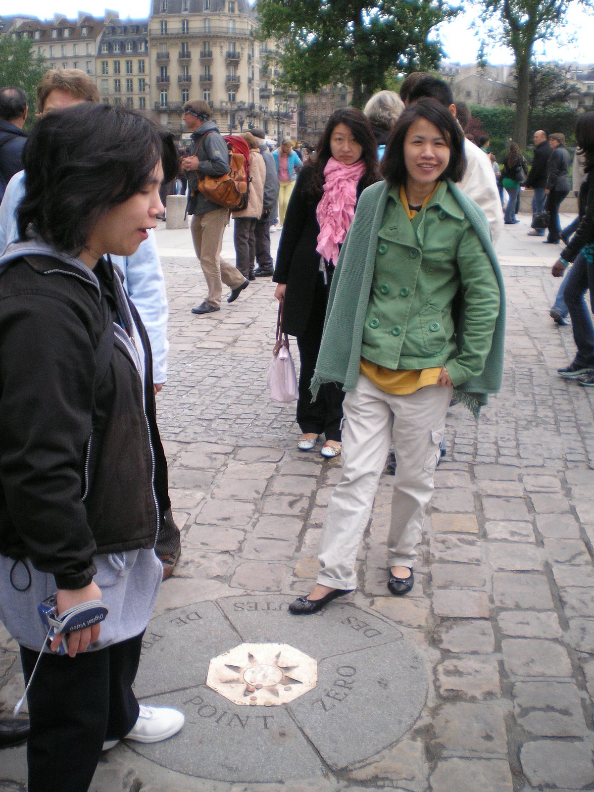 [P4270183.JPG]