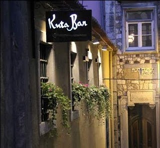[Kuta_bar.JPG]