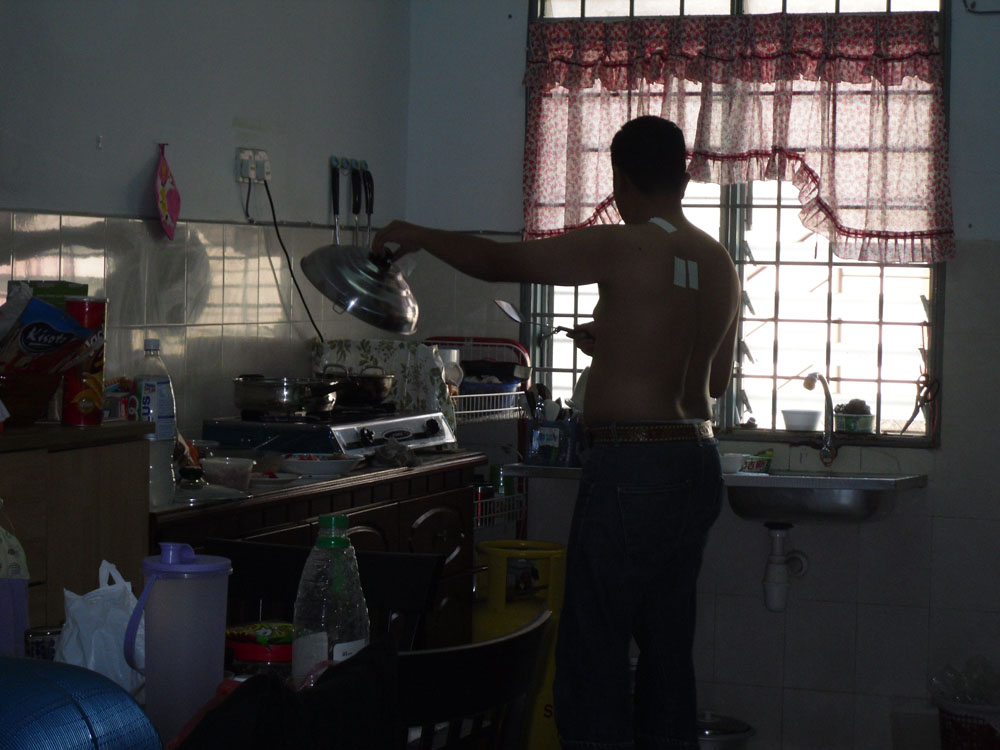 [papa+tolong+mama.jpg]