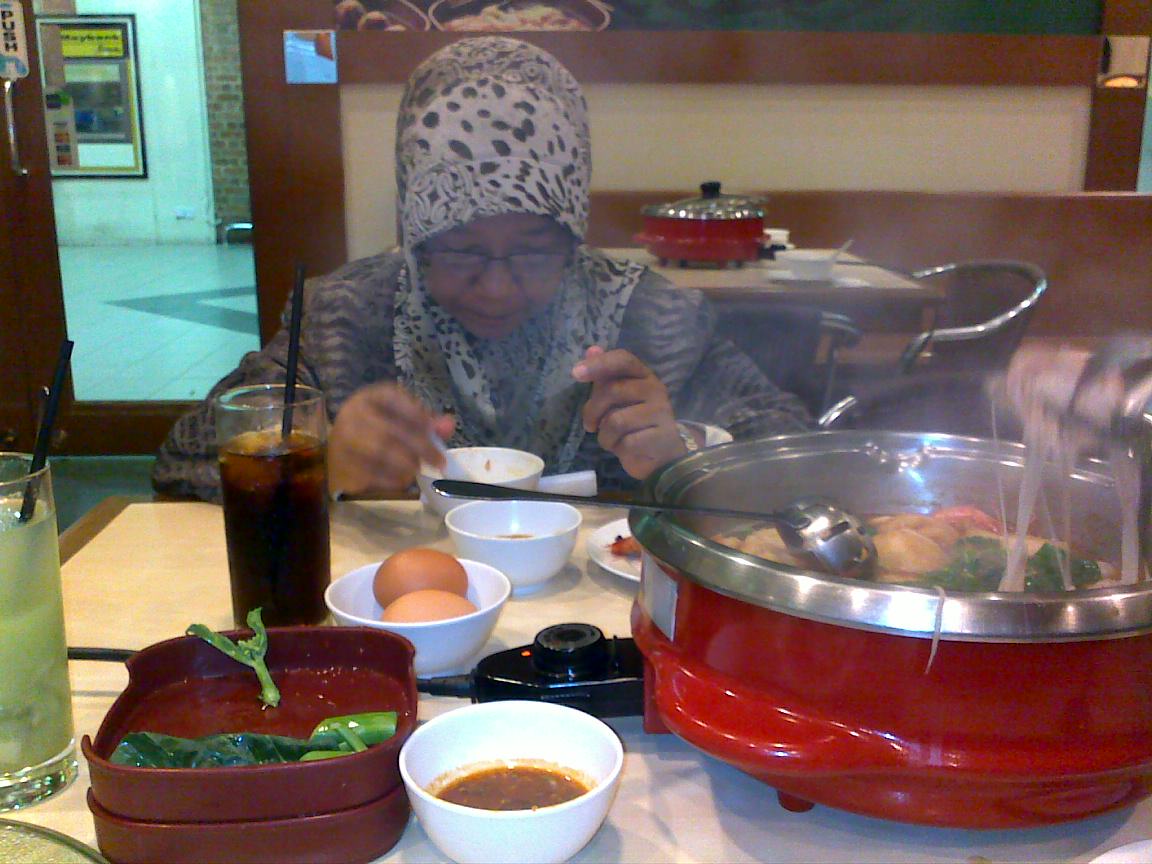 [10112009076.jpg]