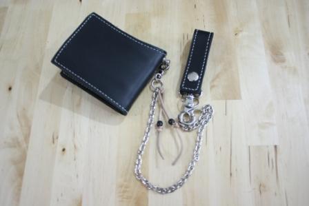 [Black+jane+Bi-Fold+with+Metal+Chain+10+.JPG]