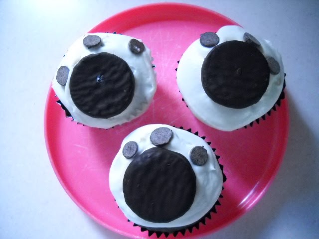How+to+make+a+dog+bone+shaped+cake