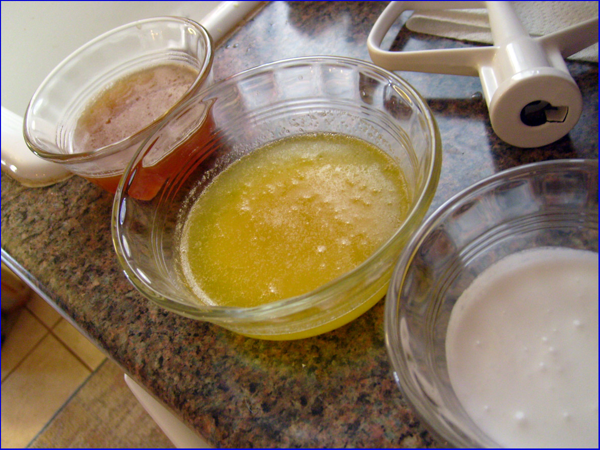 [DB+make+the+frosting.JPG]