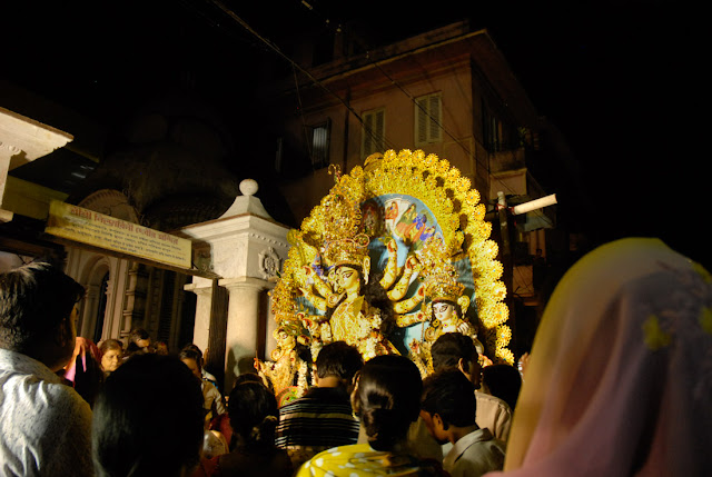 Bishorjon, Calcutta - Durga Puja 2009, Nikon D200