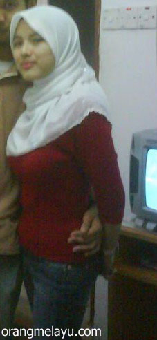 http://4.bp.blogspot.com/_0oZV9LApRkA/SfFJZBVA0lI/AAAAAAAAAkE/EpH9m3eokfE/s400/96267_gadis-bertudung-cun05_122_610lo.jpg