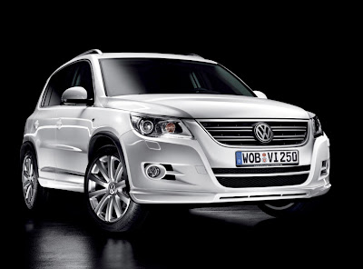 Vista dianteira esquerda do VW Tiguan