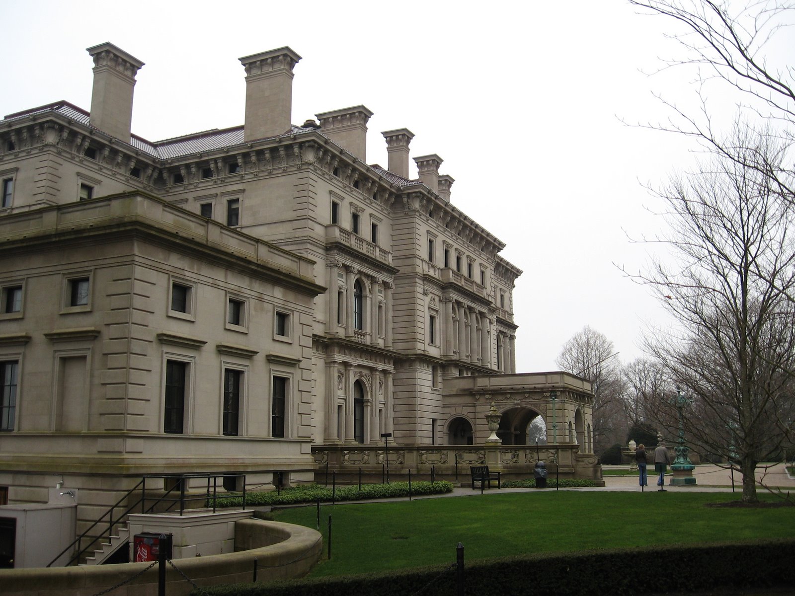 [newport+mansion.jpg]