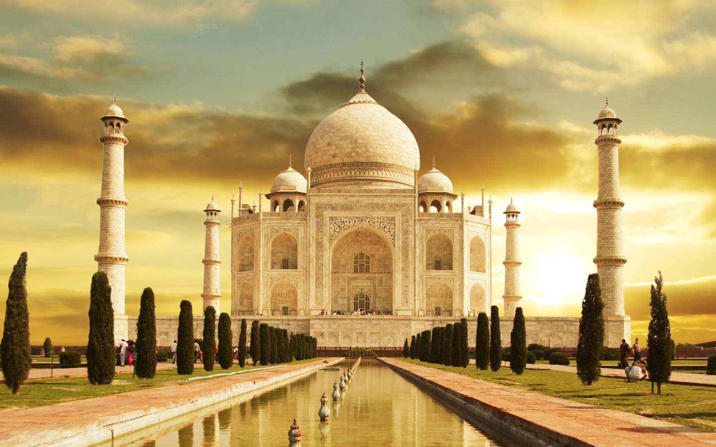 http://4.bp.blogspot.com/_14grgzfQGYA/TPcBpaMa4GI/AAAAAAAACWM/tuKfGsD2Pm0/s1600/taj-mahal-hd-widescreen-wallpapers-11.jpeg