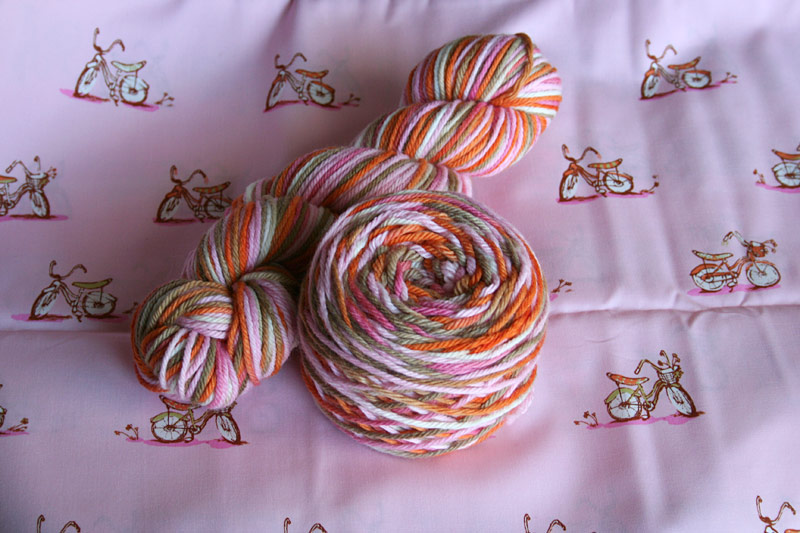 [pink-bicycles-yarn-fabric.jpg]