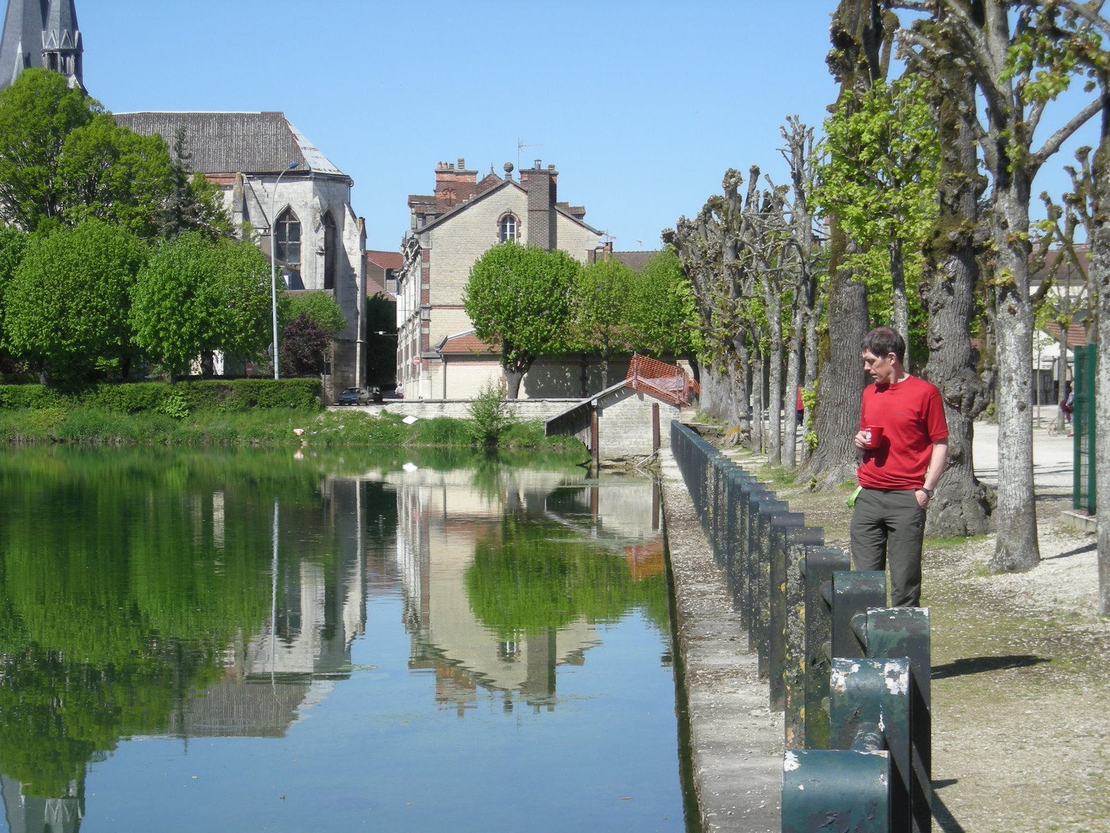 [France+April+2009+Thursday+23rd+tea+break.JPG]