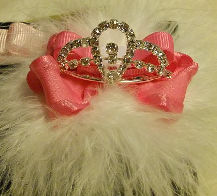 [Angel+bow+with+white+fluffy.JPG]